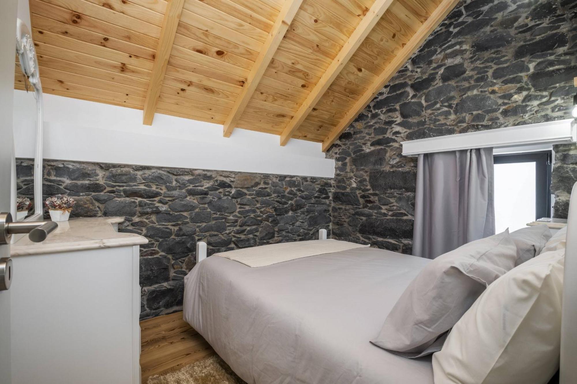 Mountain Retreat By Madeira Sun Travel Villa Porto Moniz Exterior photo