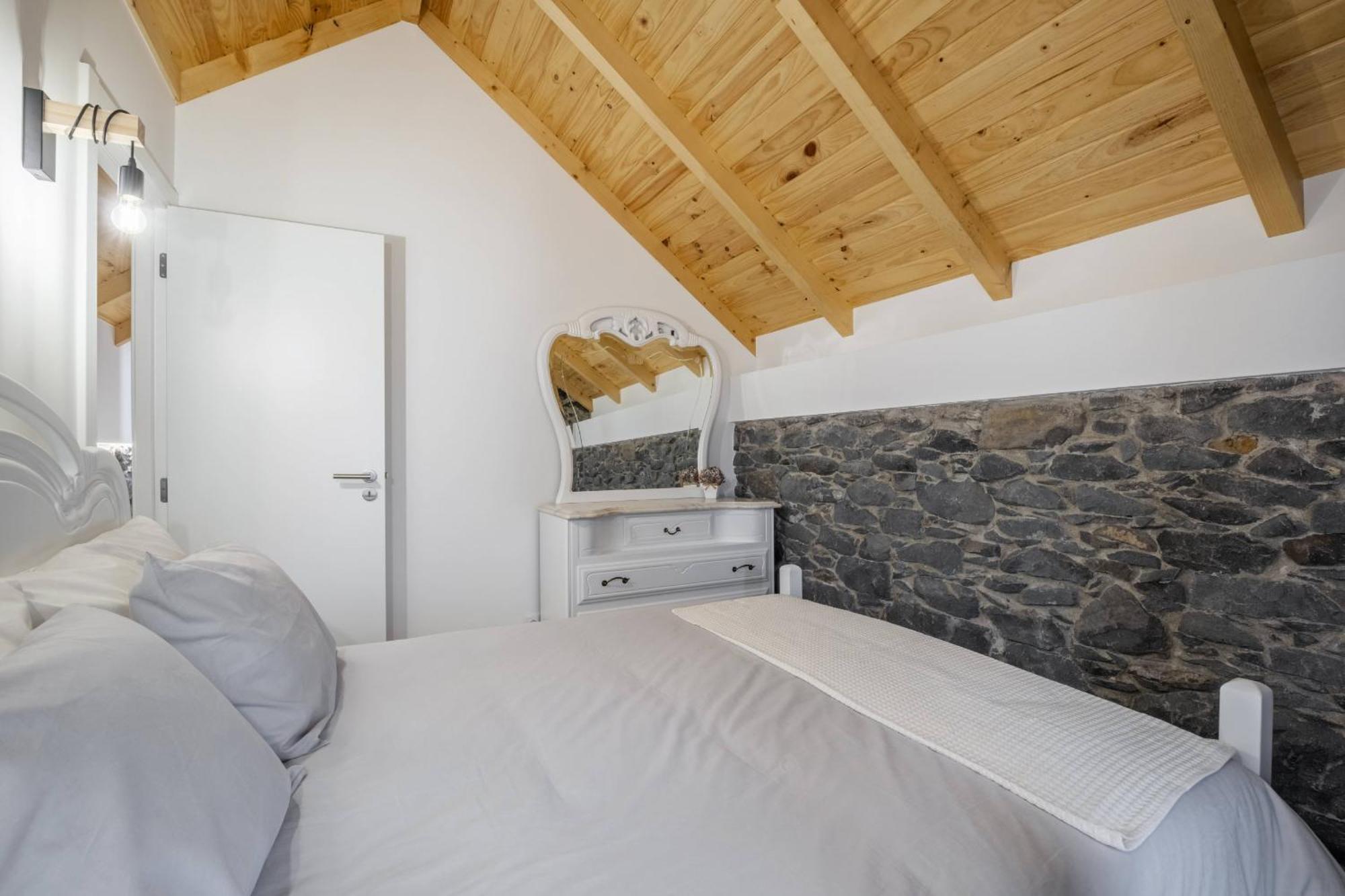 Mountain Retreat By Madeira Sun Travel Villa Porto Moniz Exterior photo